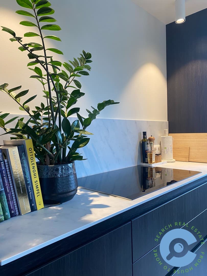 Lichtrijk gerenoveerd twee slaapkamerappartement! 3