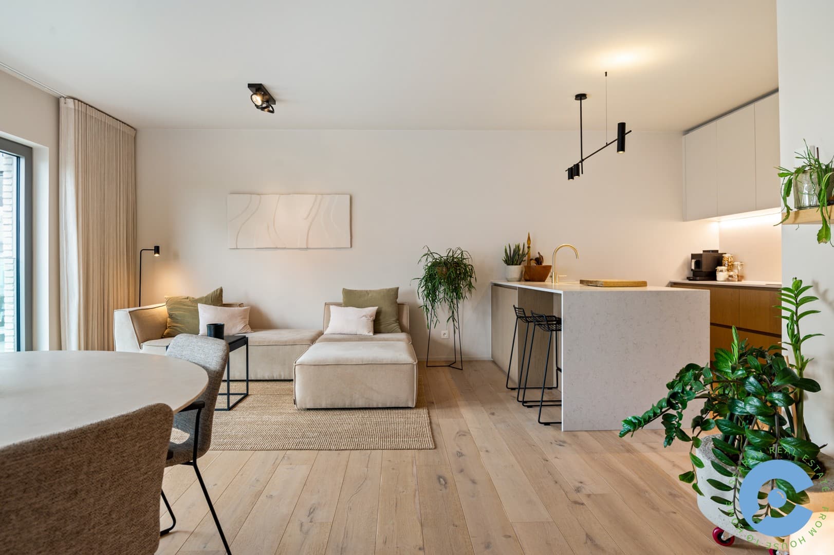 Energiezuinig 2 slaapkamer appartement met terras.