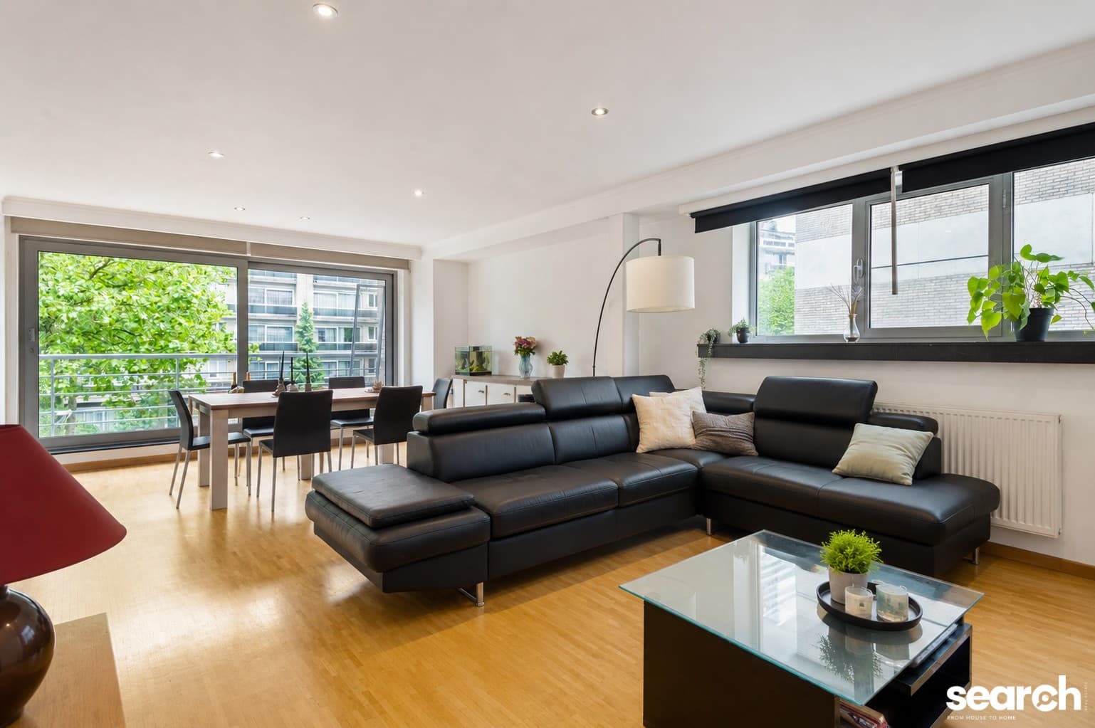 Ruim 3 slaapkamer appartement met terras en garage 2