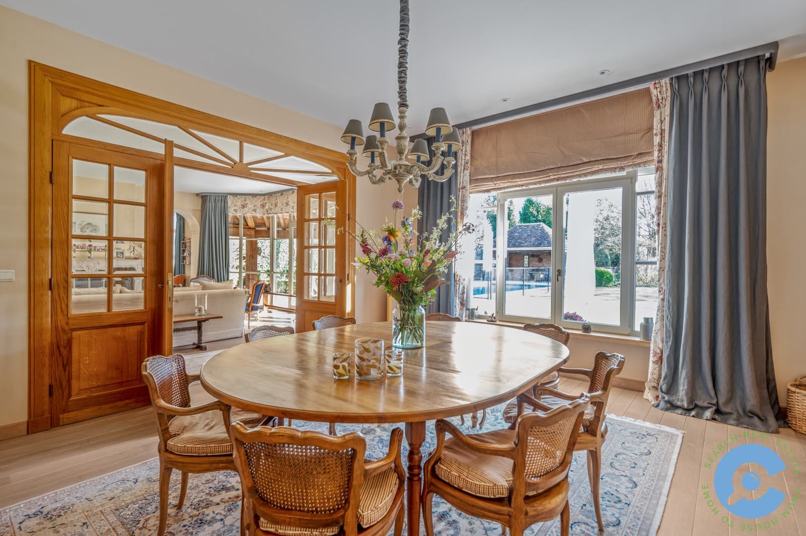 Exclusieve villa met parktuin en zwembad 13