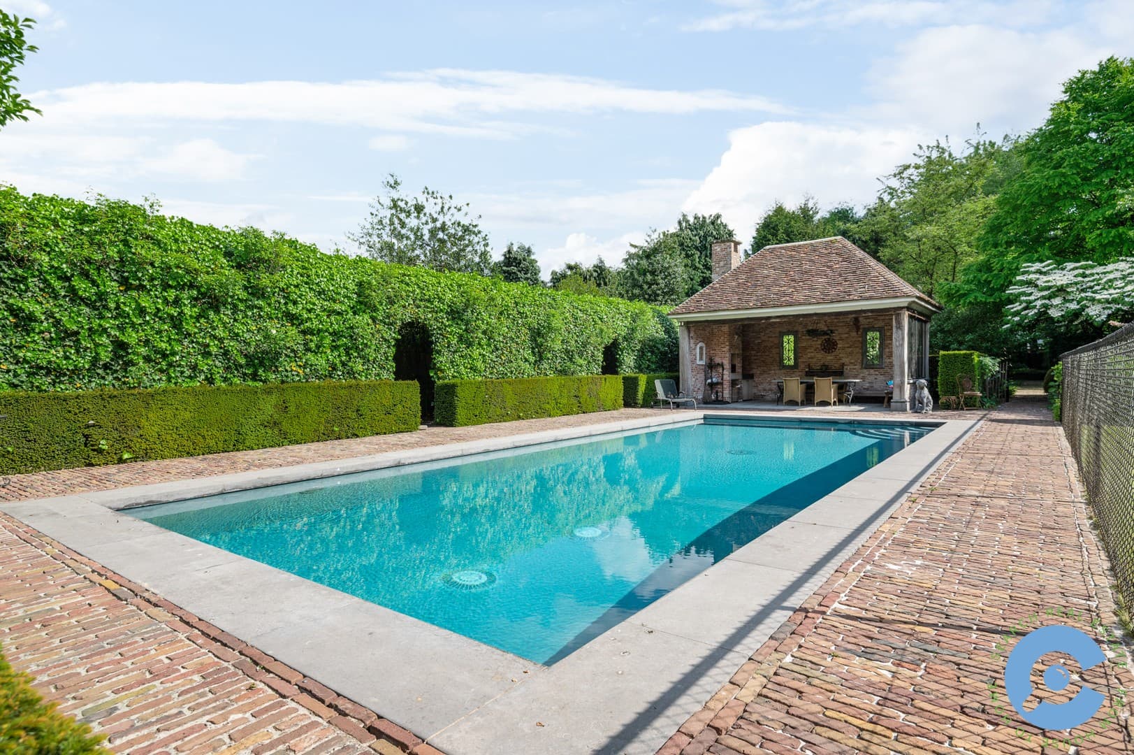 Exclusieve villa met parktuin en zwembad 19