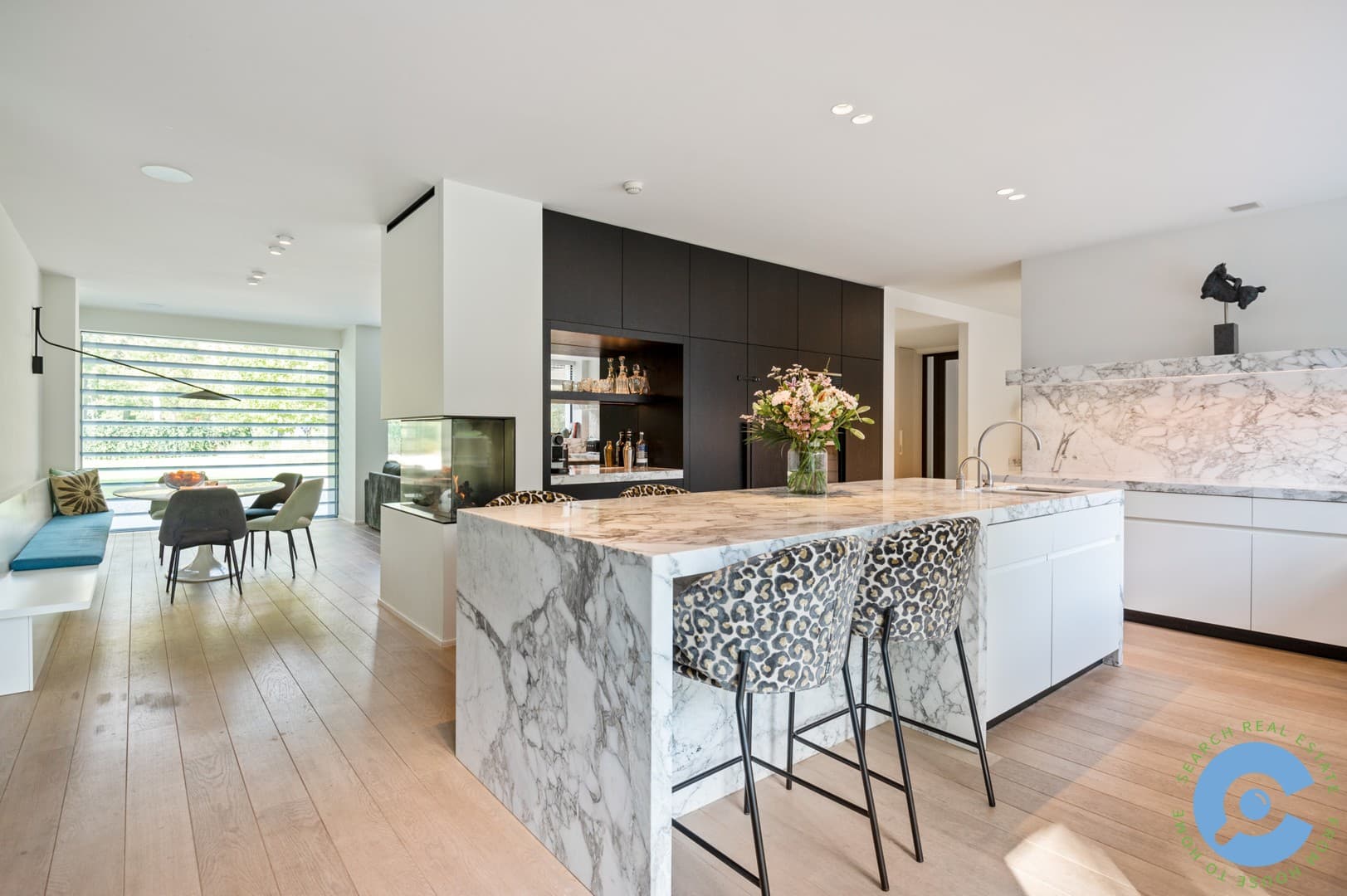 Prestigieuze villa met zwembad op toplocatie! 13